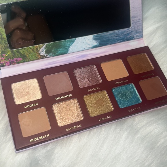Wanderess Escape Eyeshadow Palette - Picture 6 of 6